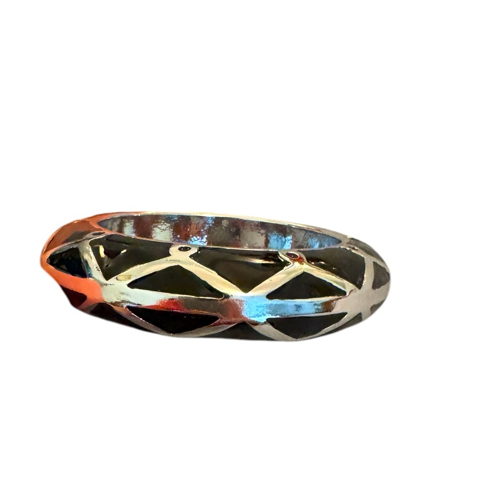 Women’s—Black And Silver Abstract Patterned Chunky Bangle Bracelet. Super Cute!